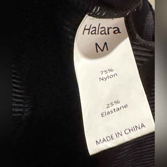 HALARA Black Ribbed Long Sleeve Crop Top Size Medium - Picture 2 of 7